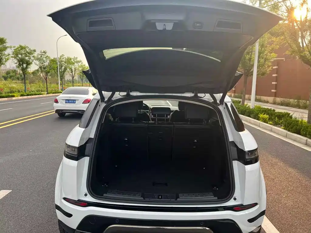 Land Rover Evoque 2022 — фото 15