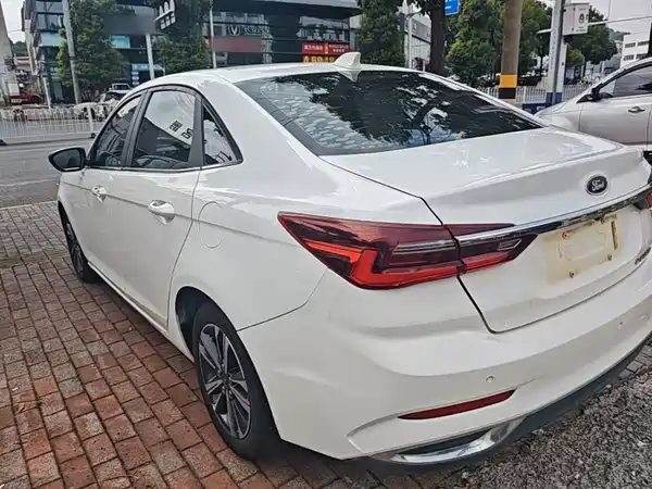 Ford Escort 2021