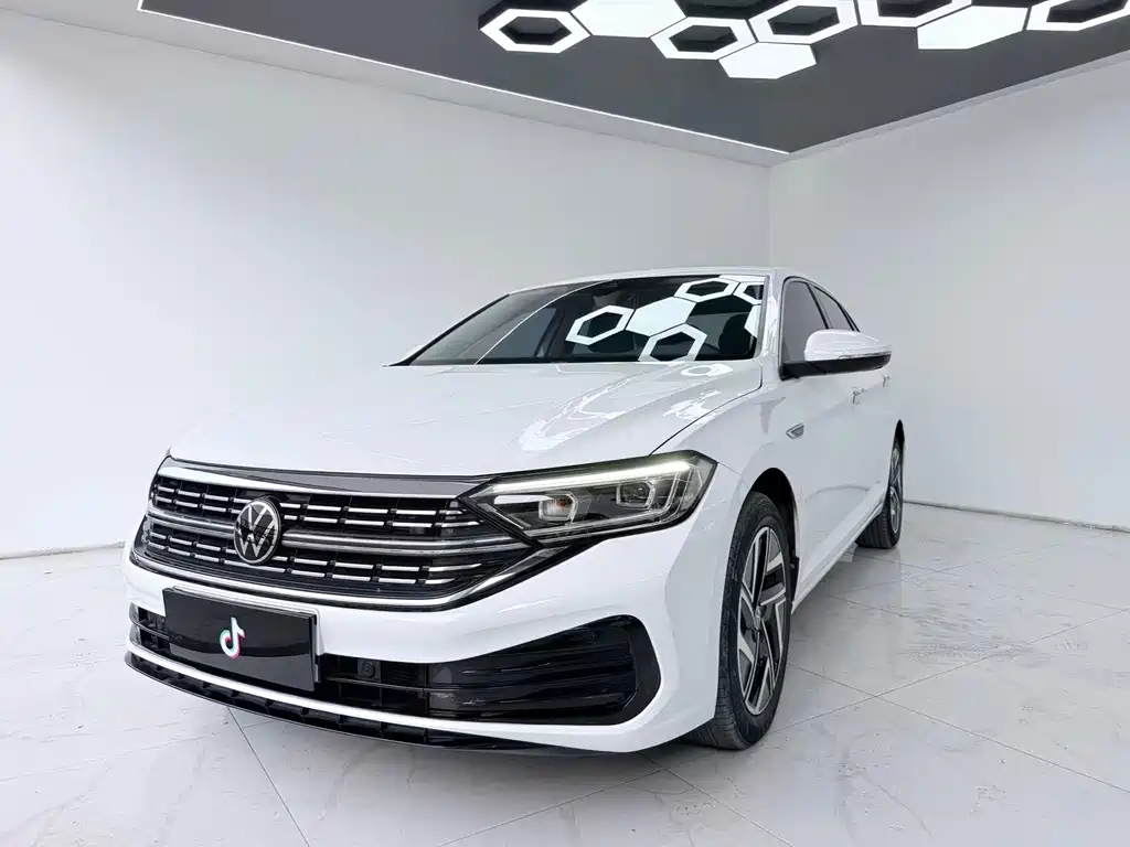 Volkswagen Sagitar 2023