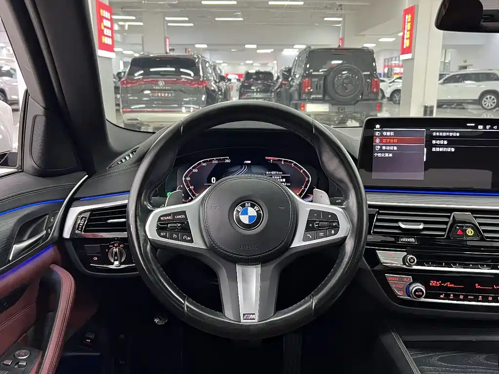 BMW 5 Series 2022 — фото 15