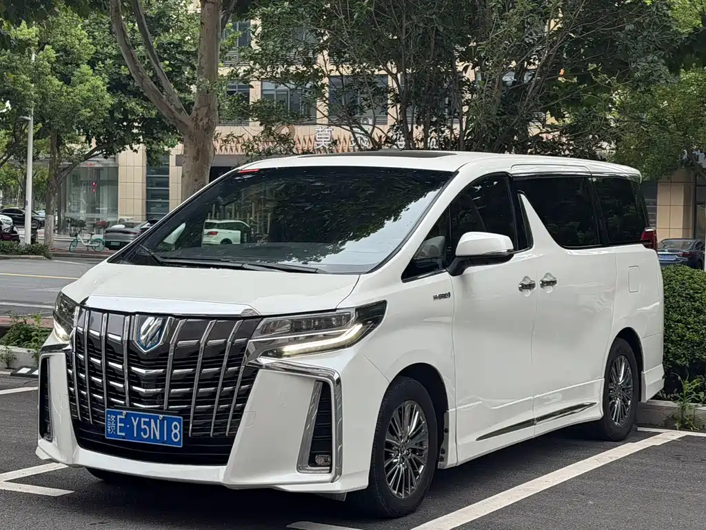 Toyota Alphard 2019 — фото 1