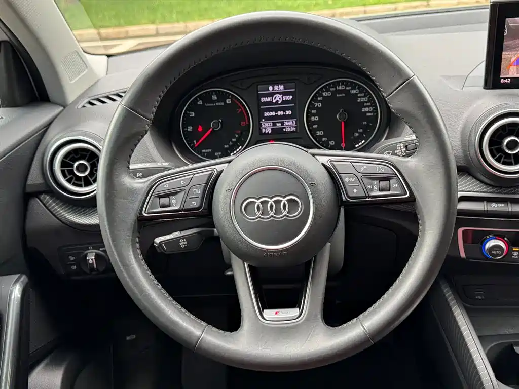 Audi Q2L 2021 — фото 17