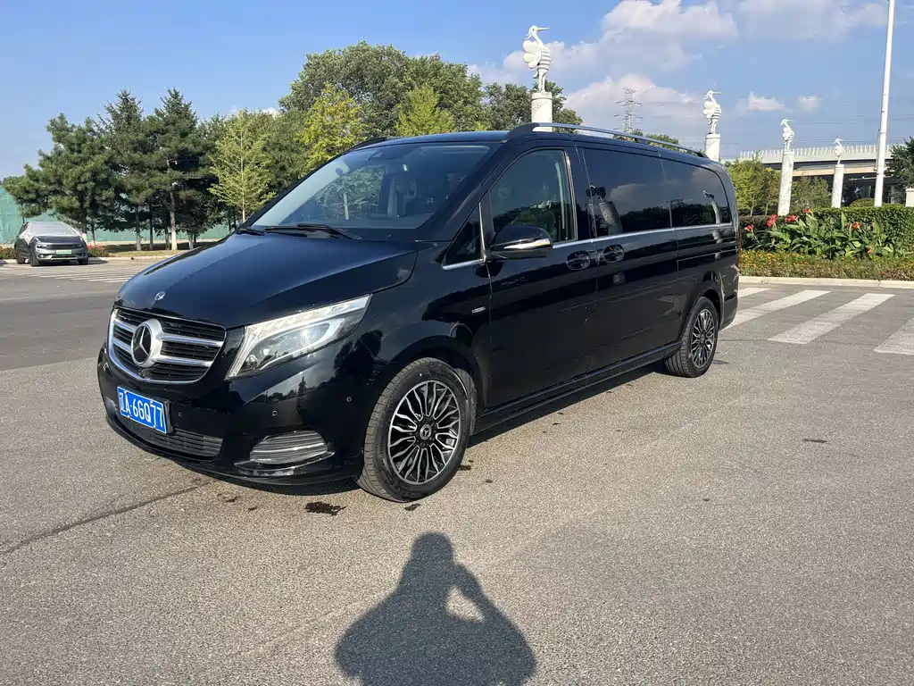 Mercedes-Benz V-Class 2018 — фото 1