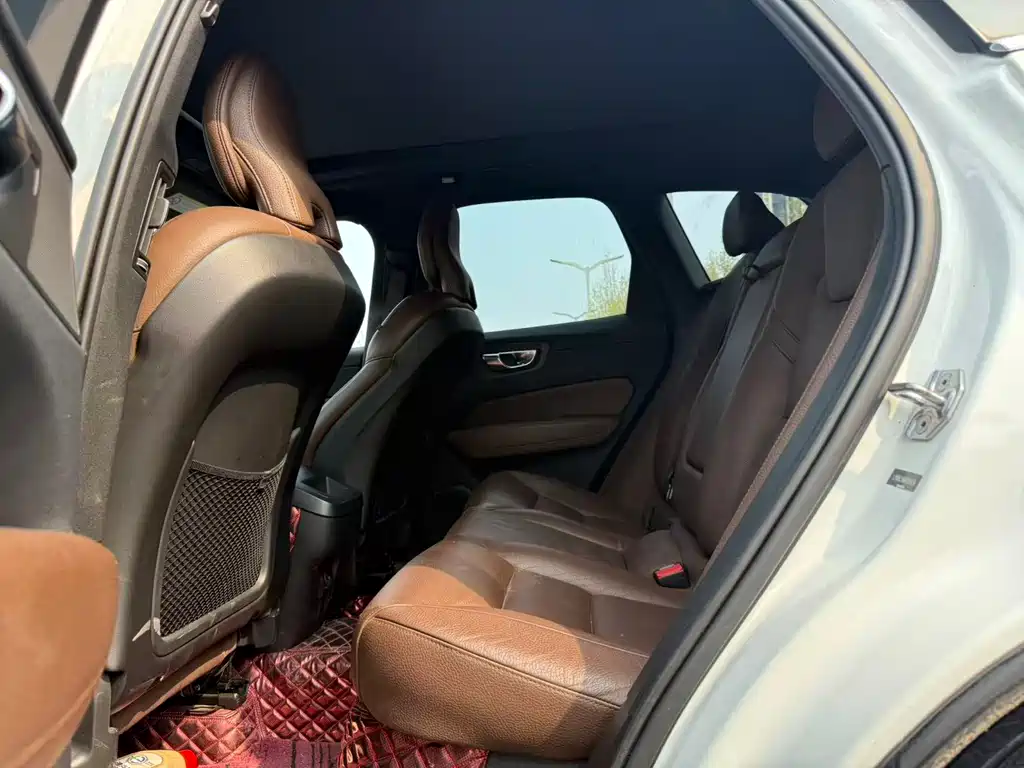 Volvo XC60 2022