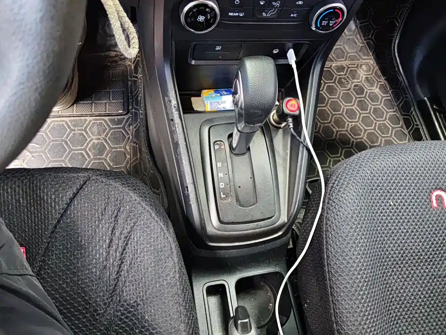 Ford EcoSport 2018 — фото 16