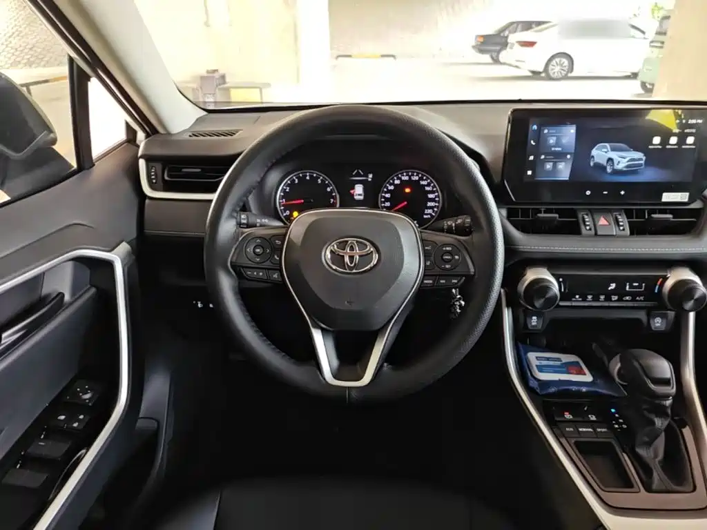 Toyota RAV4 2025