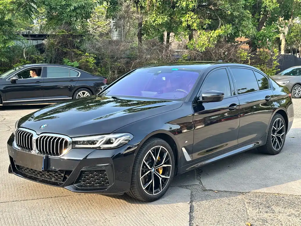 BMW 5 Series 2023 — фото 1