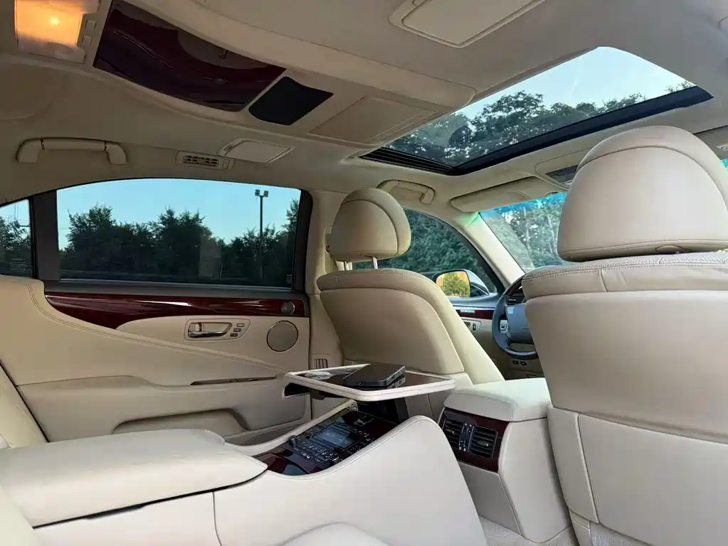 Lexus LS 2008 — фото 12