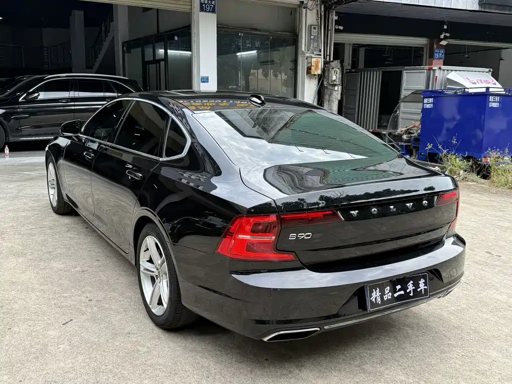Volvo S90 2017 — фото 15