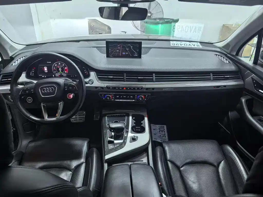 Audi Q7 2018 — фото 10