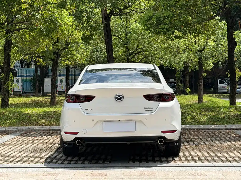 Mazda 3 Axela 2020 — фото 19