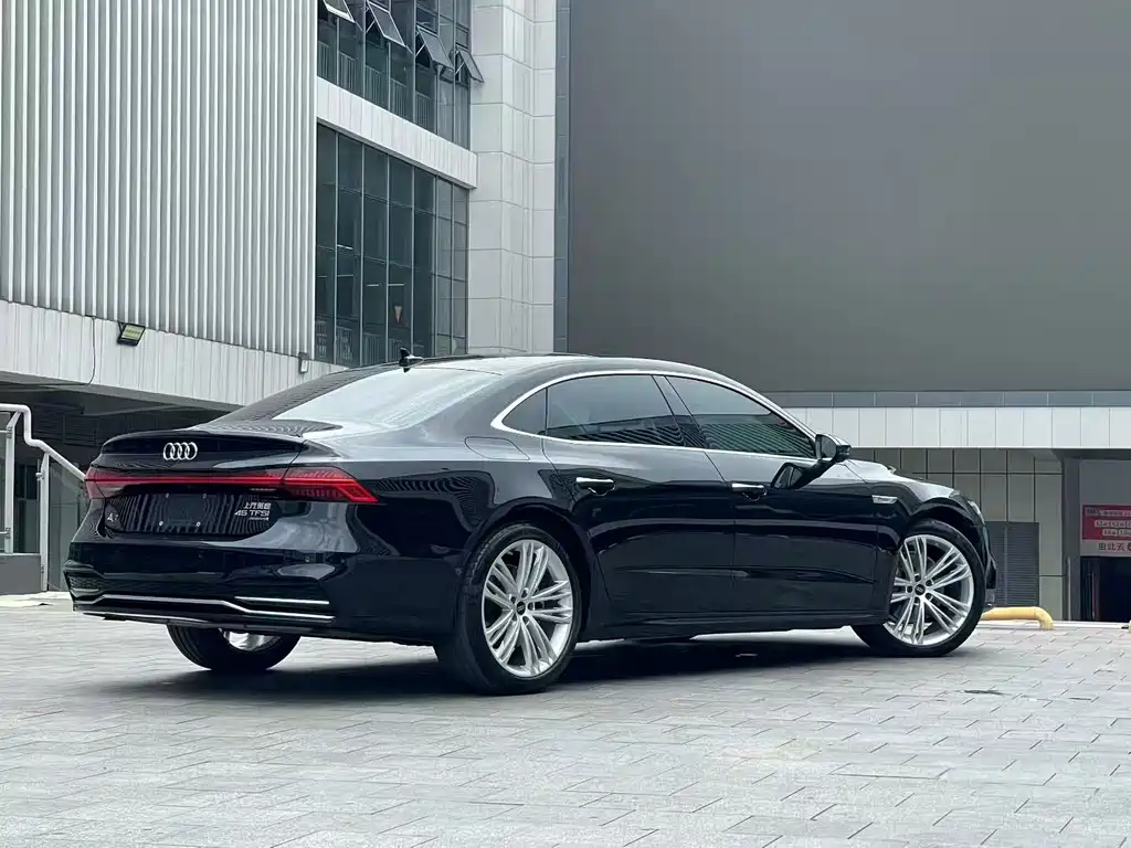 Audi A7L 2024 — фото 9