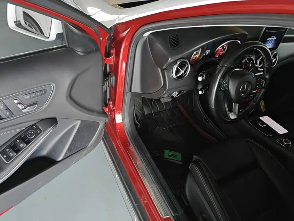 Mercedes-Benz GLA 2018 — фото 16