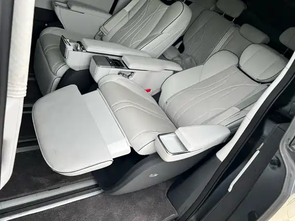 XPeng X9 2025