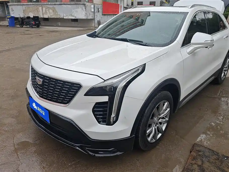 Cadillac XT4 2019 — фото 1