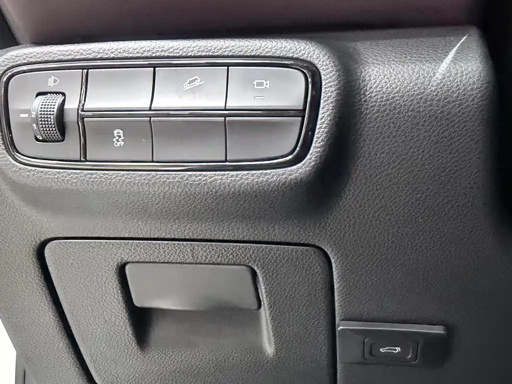 GAC Trumpchi M6 2022 — фото 15