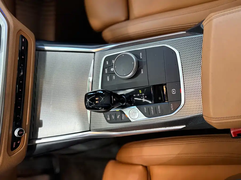 BMW 3 Series 2019 — фото 24