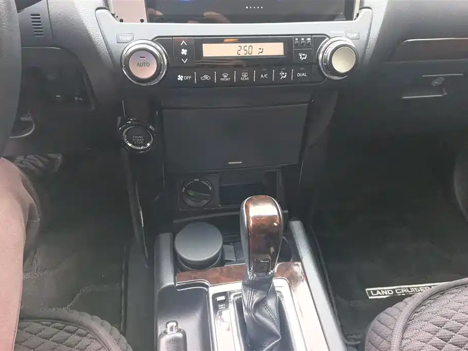 Toyota Prado 2016 — фото 16