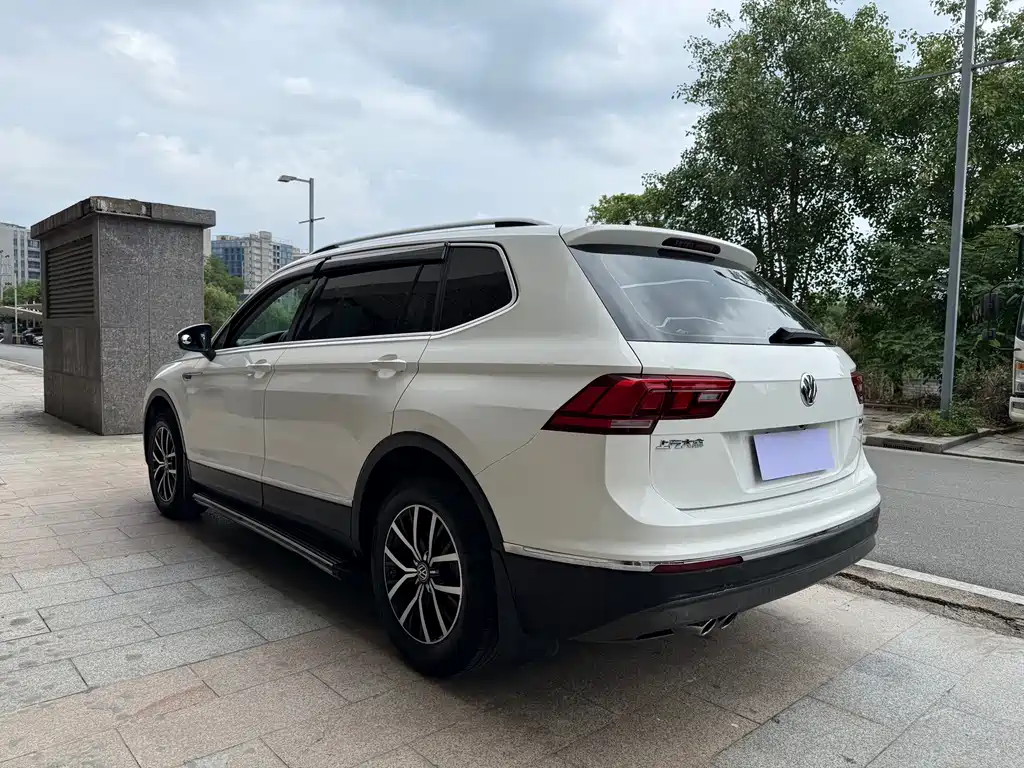 Volkswagen Tiguan L 2017 — фото 6