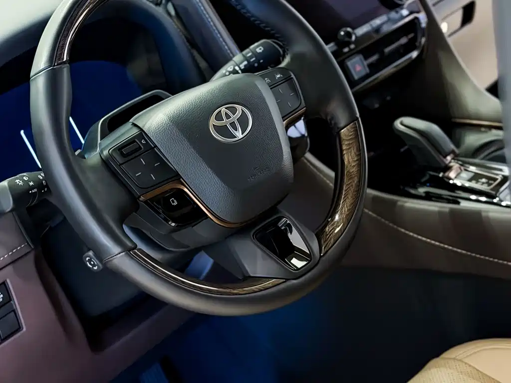 Toyota Alphard 2025 — фото 23