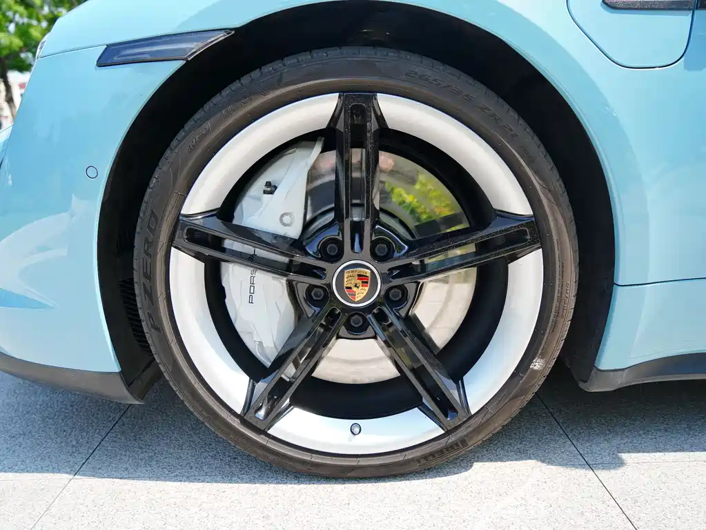 Porsche Taycan 2020 — фото 10