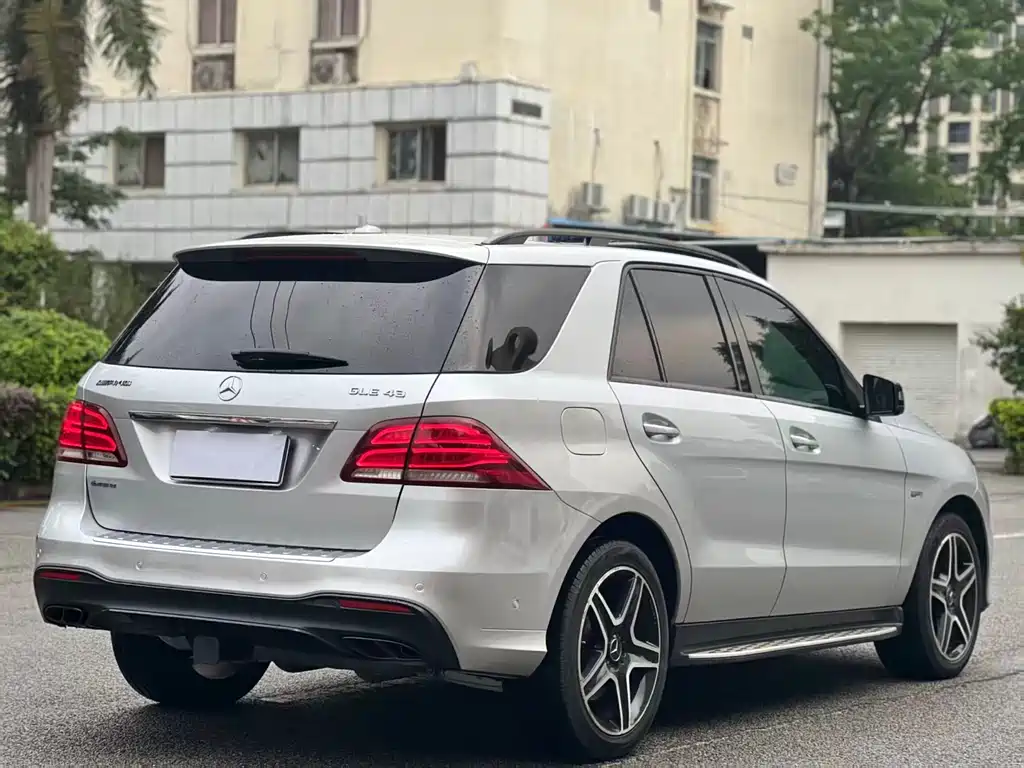 Mercedes-Benz GLE AMG 2018 — фото 15
