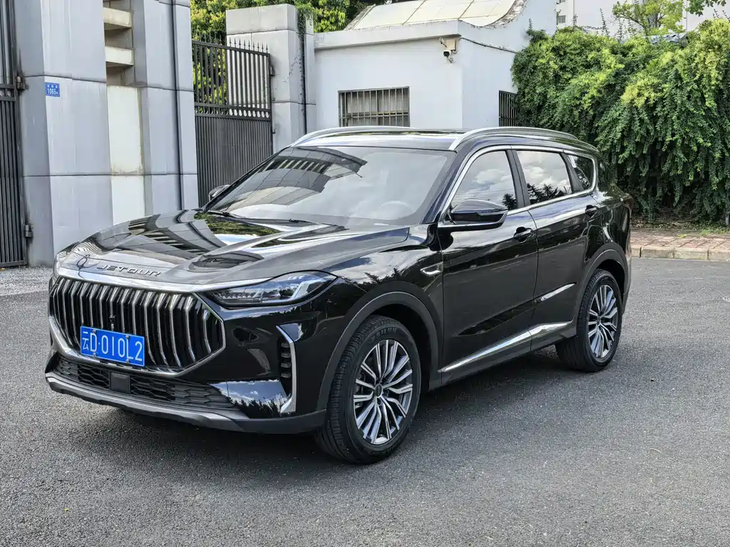Jetour X70 PLUS 2025 — фото 1
