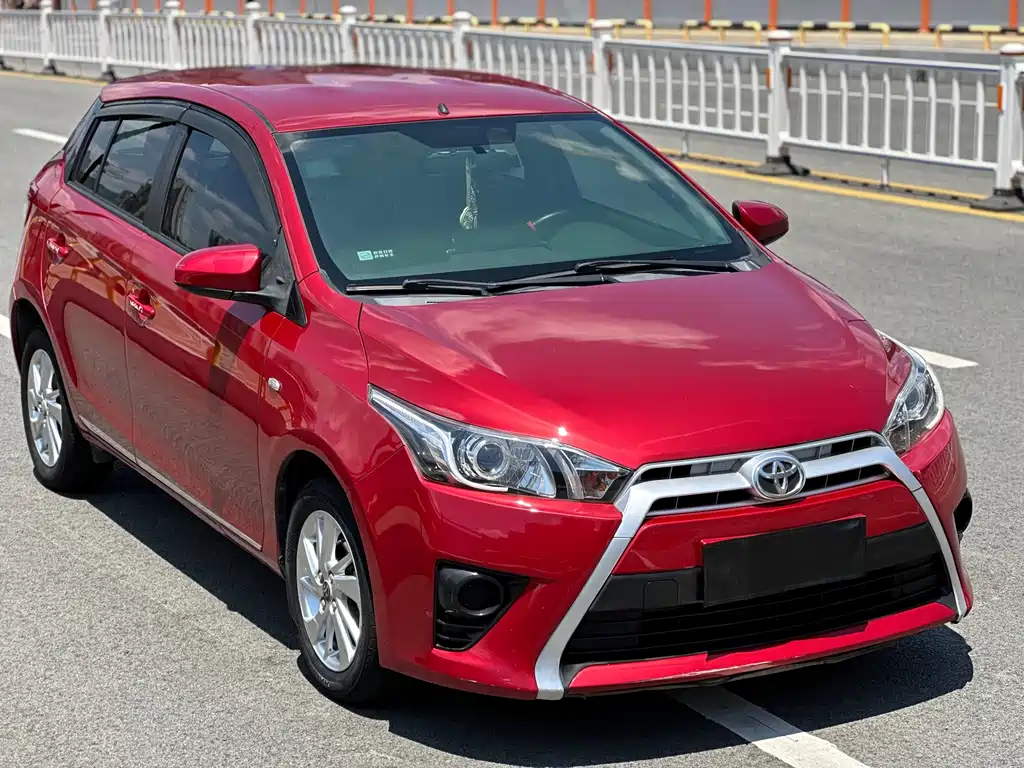 Toyota Yaris L 2015