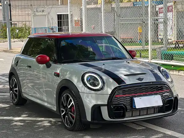 MINI JCW 2021