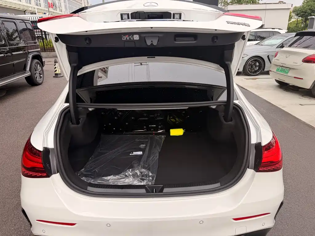Mercedes-Benz A-Class AMG 2025 — фото 16