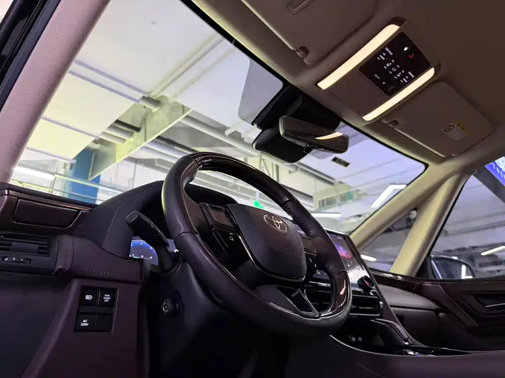 Toyota Alphard 2024 — фото 15