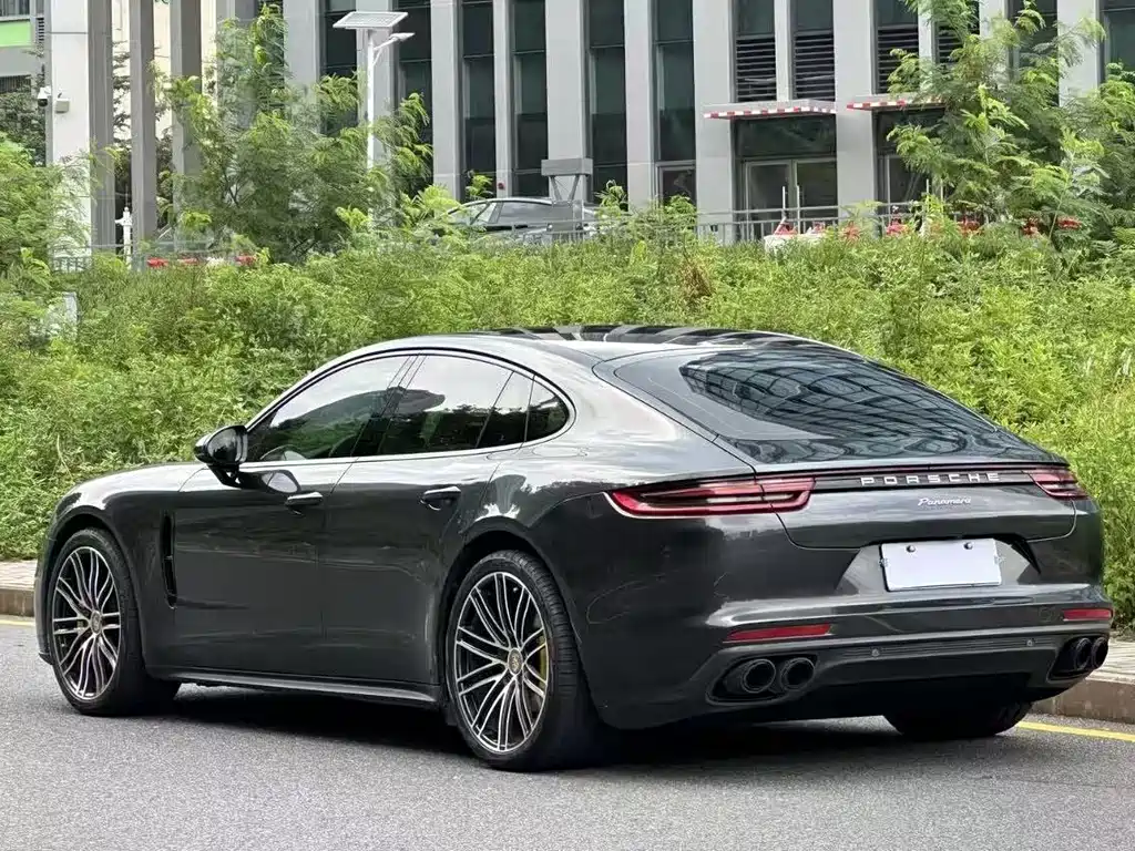 Porsche Panamera 2017 — фото 12