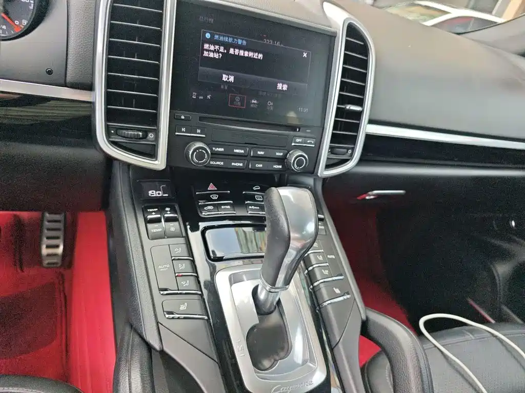 Porsche Cayenne 2017 — фото 14