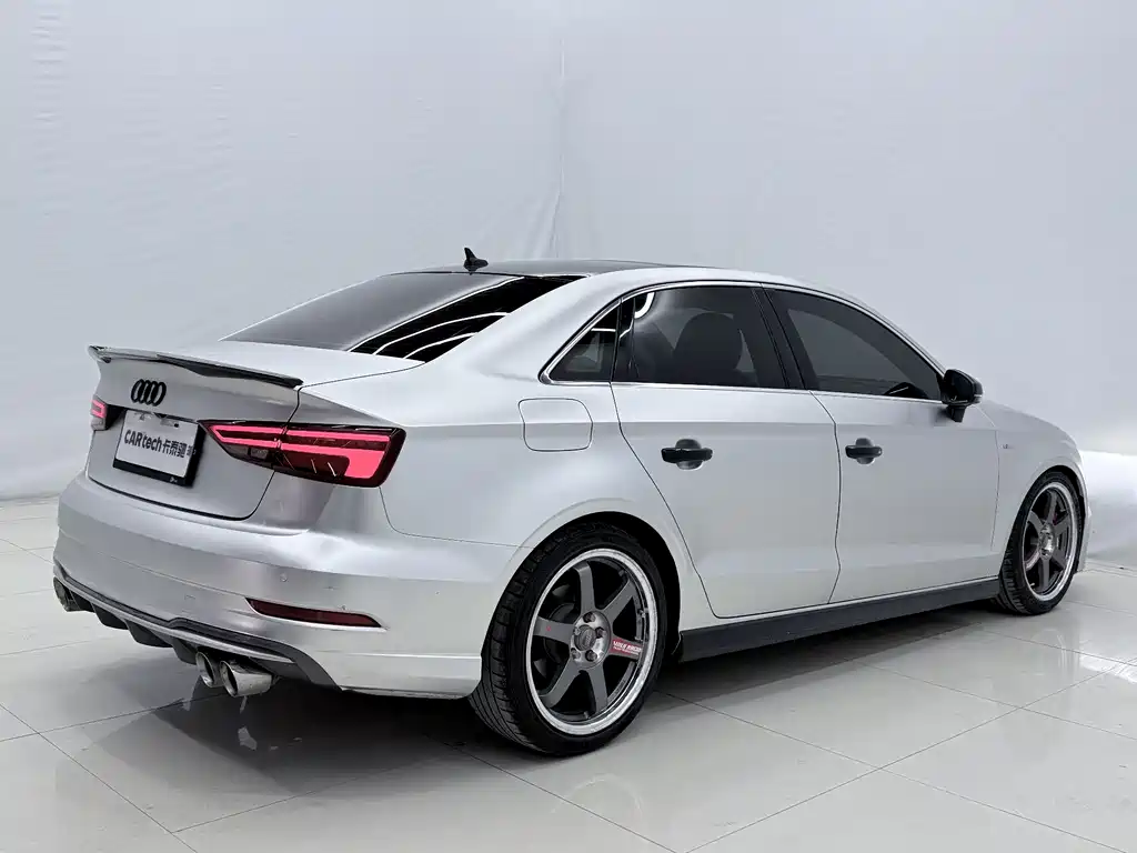 Audi A3 2018 — фото 16