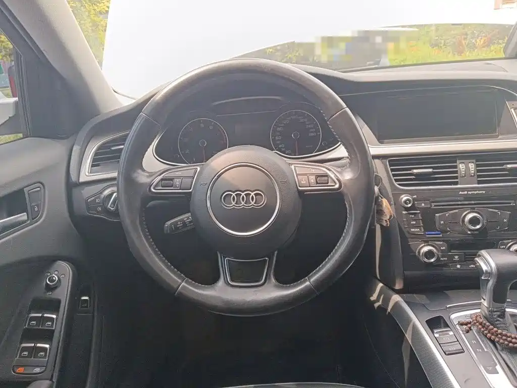 Audi A4L 2014