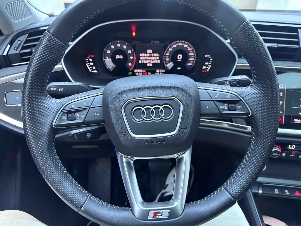Audi Q3 Sportback 2021 — фото 20