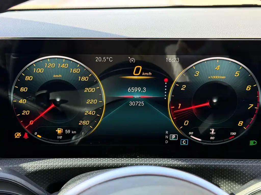 Mercedes-Benz A-Class 2022 — фото 17