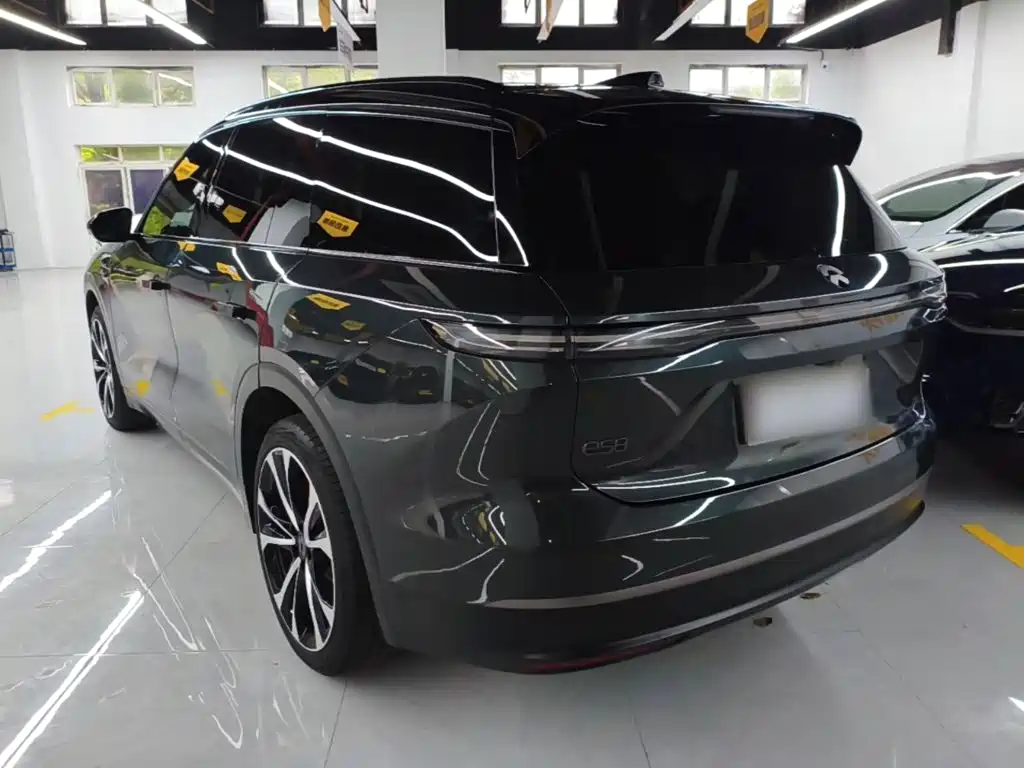 NIO ES8 2023