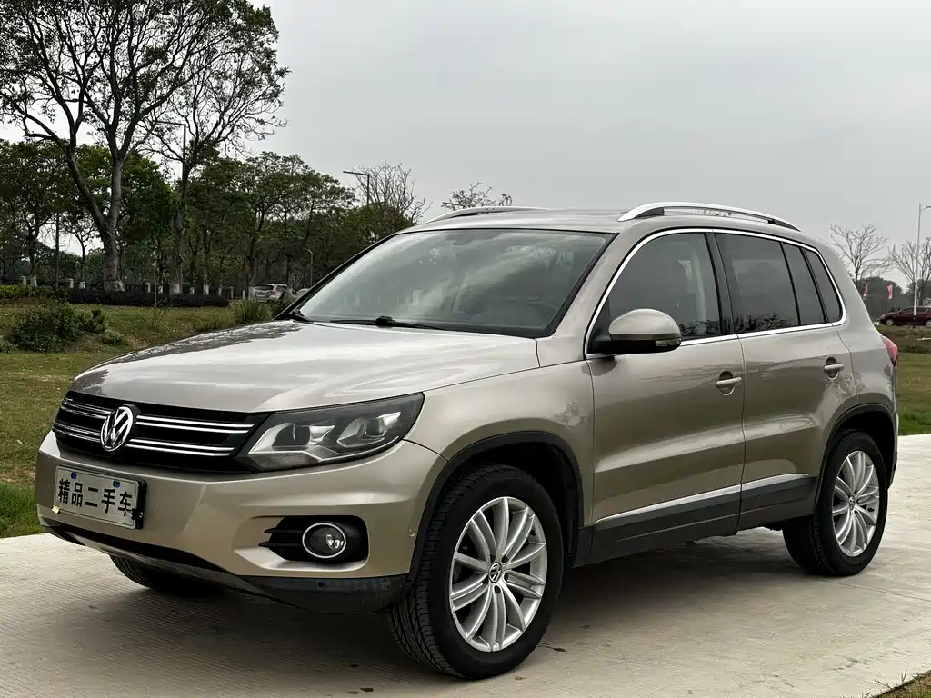 Volkswagen Tiguan 2015 — фото 1