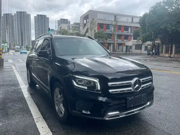 Mercedes-Benz GLB 2023