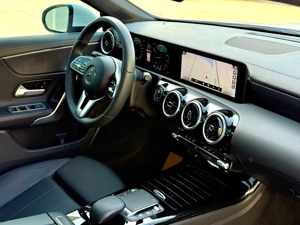 Mercedes-Benz A-Class 2022 — фото 21