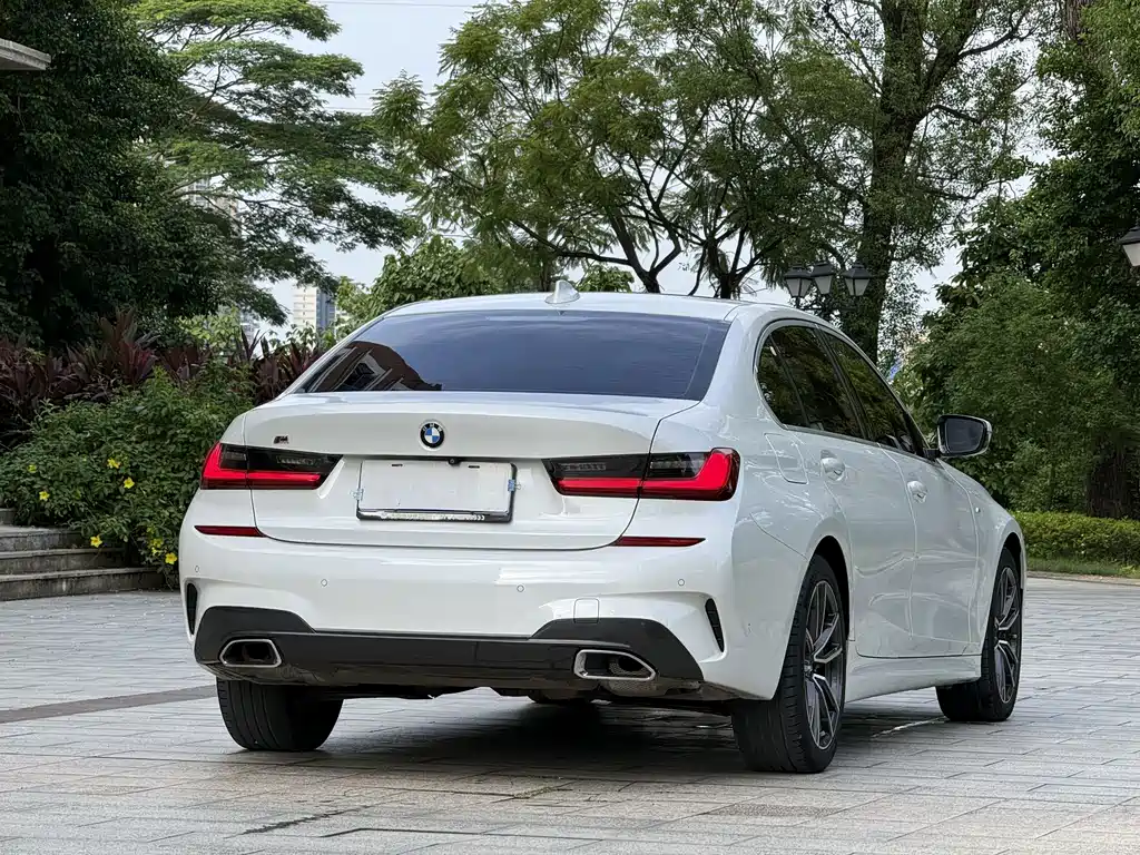 BMW 3 Series 2019 — фото 9