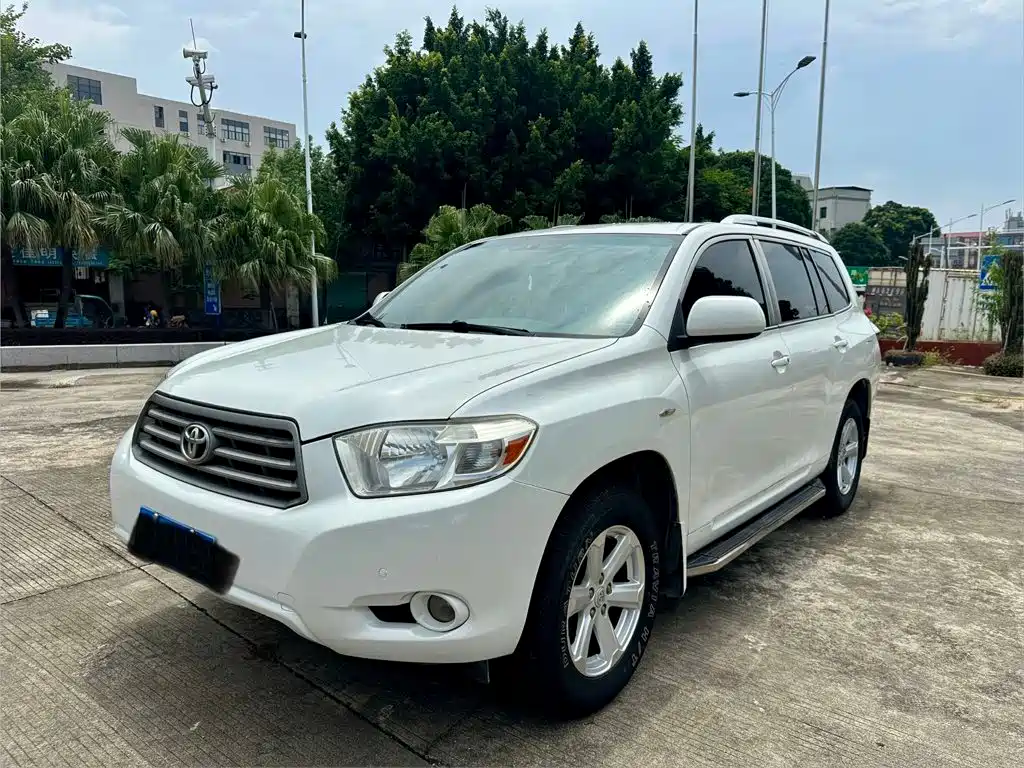 Toyota Highlander 2011 — фото 1