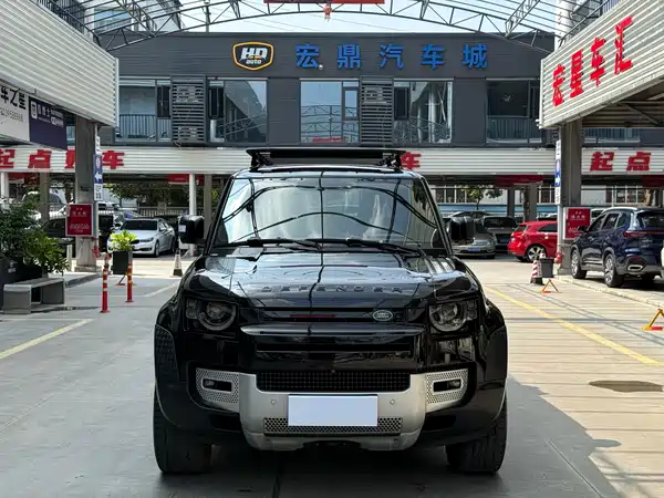 Land Rover Defender 2023