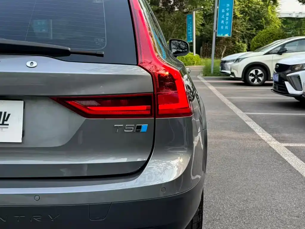 Volvo V90 2018 — фото 18