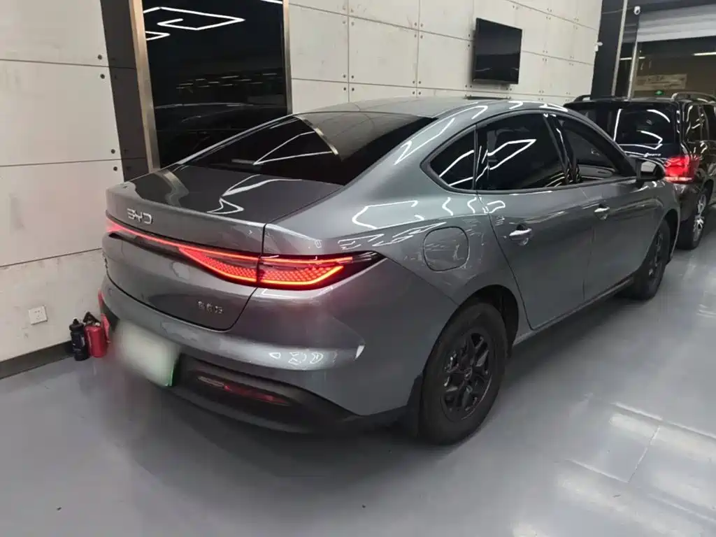 BYD Seal 05 DM-i 2026 — фото 7