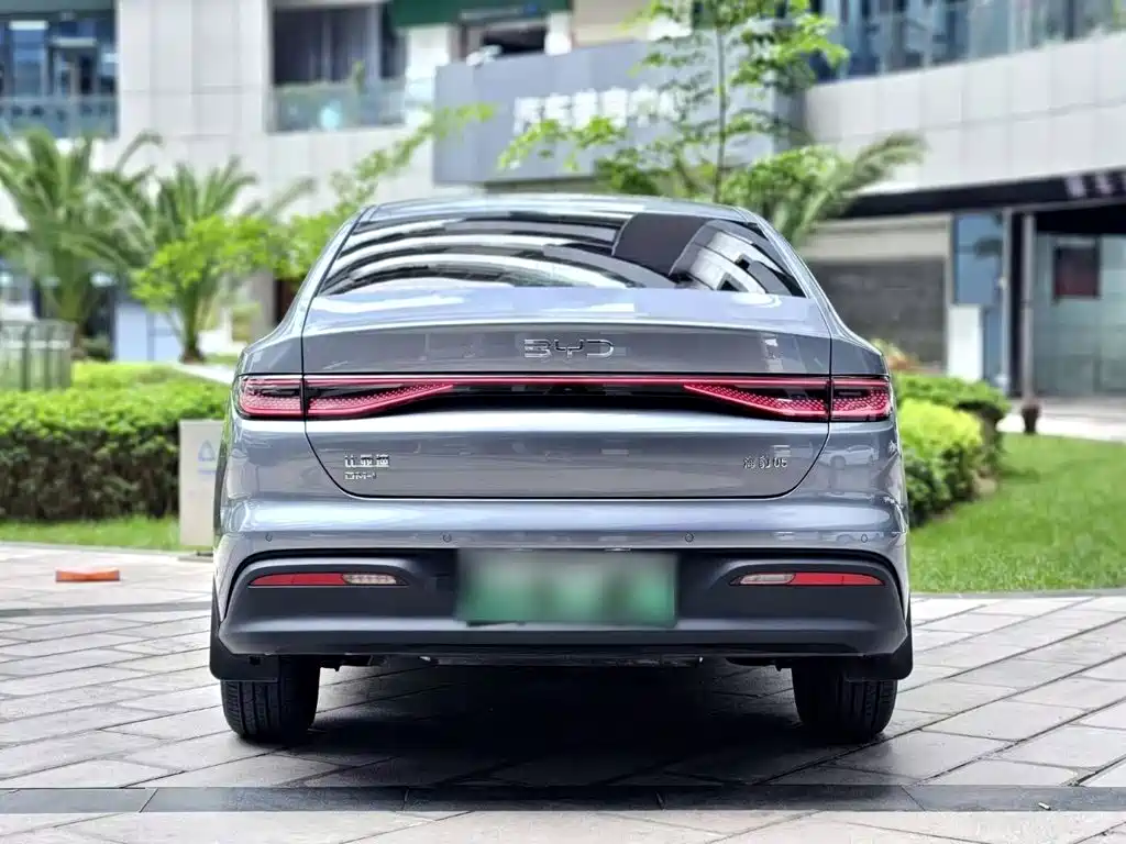 BYD Seal 05 DM-i 2026 — фото 6