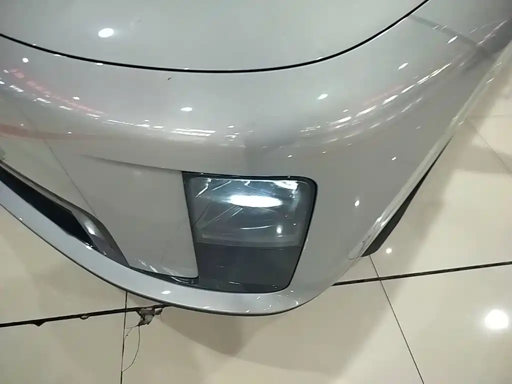 Li Auto i8 2025 — фото 24
