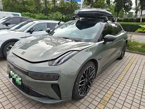 Zeekr 001 2024