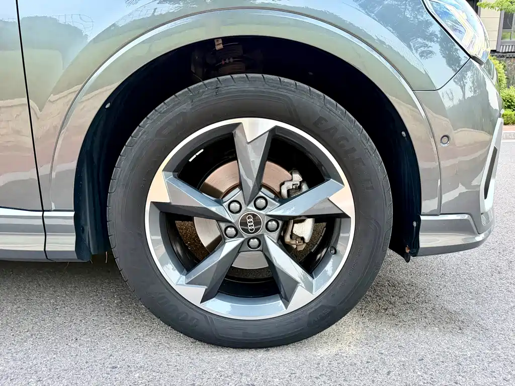 Audi Q3 2022 — фото 16